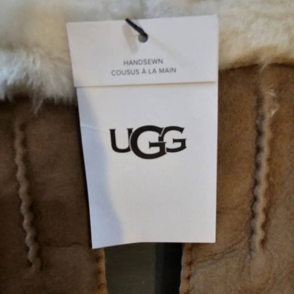 UGG Australia Women perforated Genuine Shearling Handmade Chestnut Gloves Small